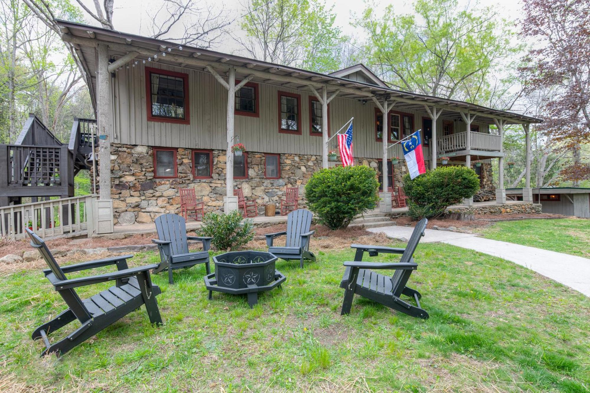 The Furry Lodge Double Ste 2&3 Waynesville Exterior foto